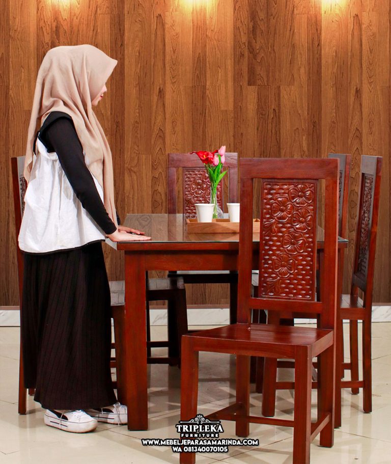 Set Meja Makan Jati Jepara Samarinda